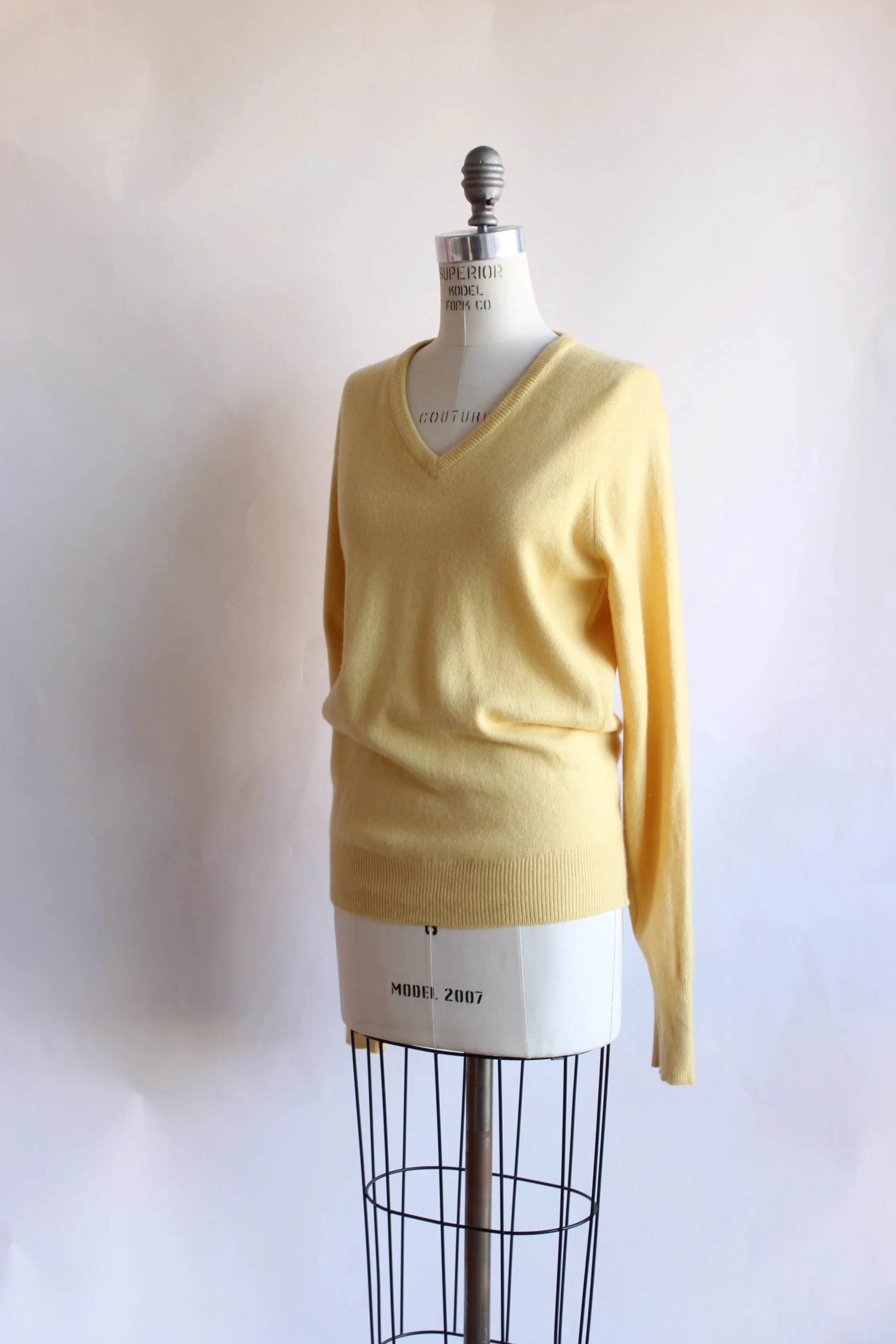 Vintage 1960s Yellow Cashmere Sweater by Ballantyne