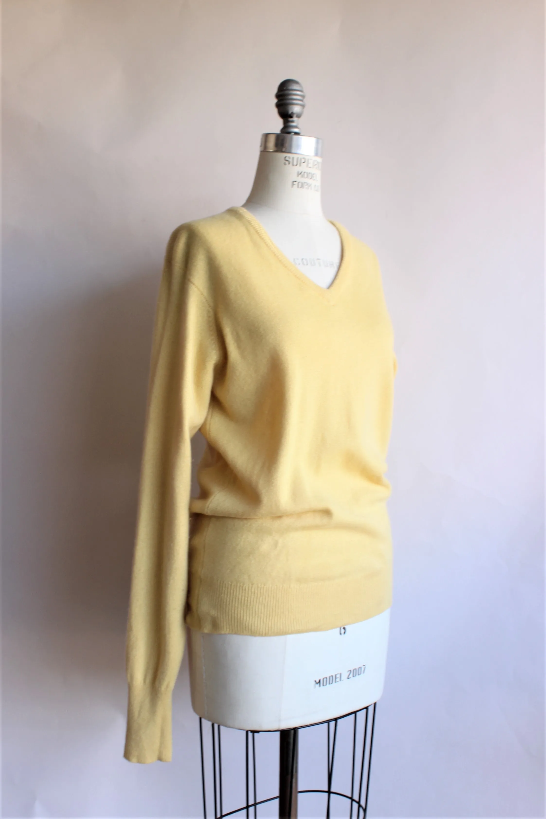 Vintage 1960s Yellow Cashmere Sweater by Ballantyne